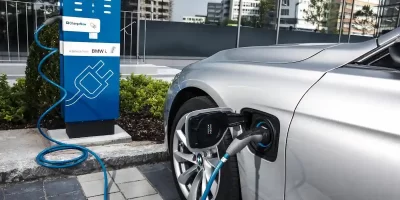 Cómo se cargan los coches híbridos?